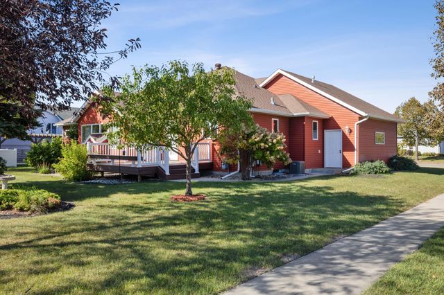 631 15th Avenue E, West Fargo, ND 58078