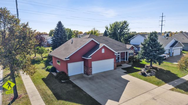 631 15th Avenue E, West Fargo, ND 58078