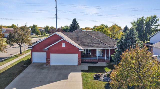 631 15th Avenue E, West Fargo, ND 58078