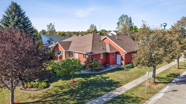 631 15th Avenue E, West Fargo, ND 58078