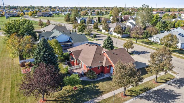 631 15th Avenue E, West Fargo, ND 58078