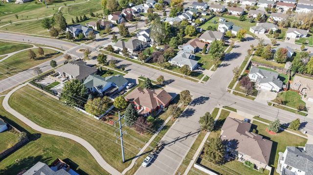 631 15th Avenue E, West Fargo, ND 58078