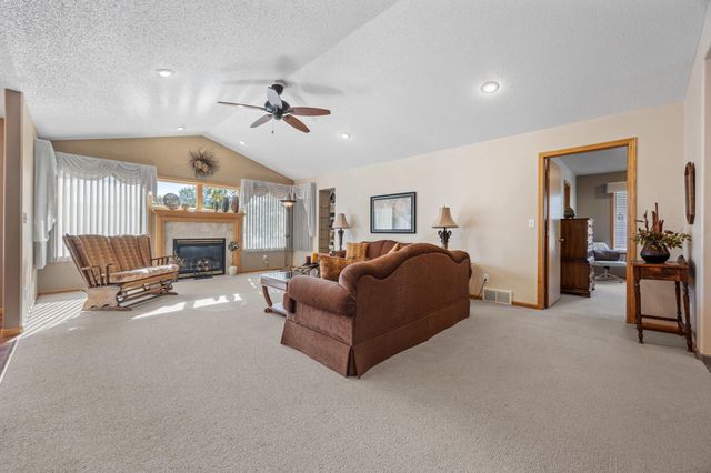 631 15th Avenue E, West Fargo, ND 58078