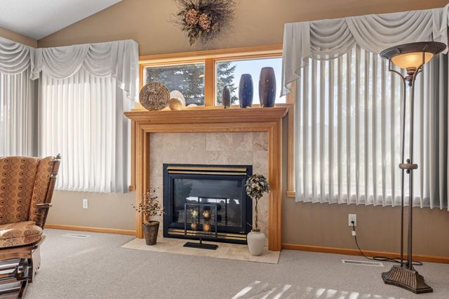 631 15th Avenue E, West Fargo, ND 58078