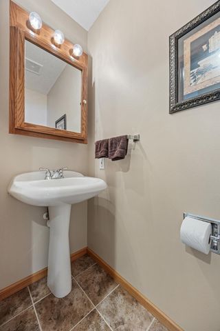 631 15th Avenue E, West Fargo, ND 58078