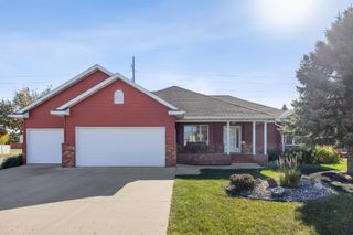 631 15th Avenue E, West Fargo, ND 58078