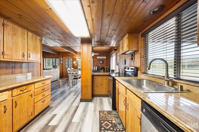 29851 N Lower Valley Road, Tehachapi, CA 93561