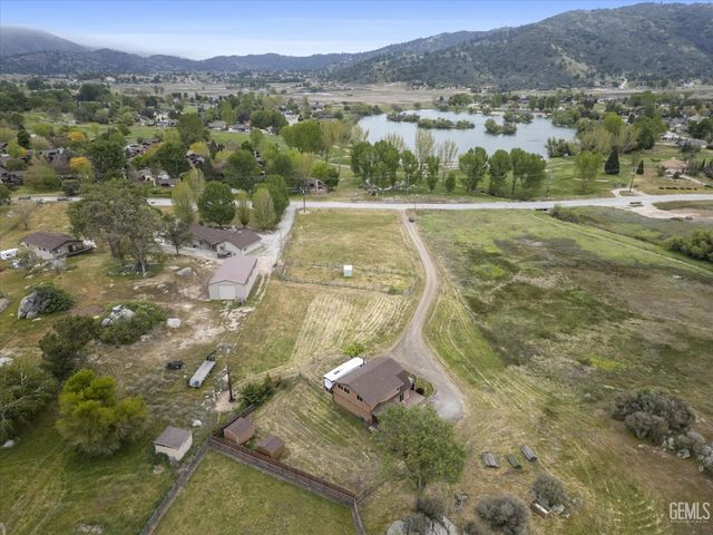 29851 N Lower Valley Road, Tehachapi, CA 93561