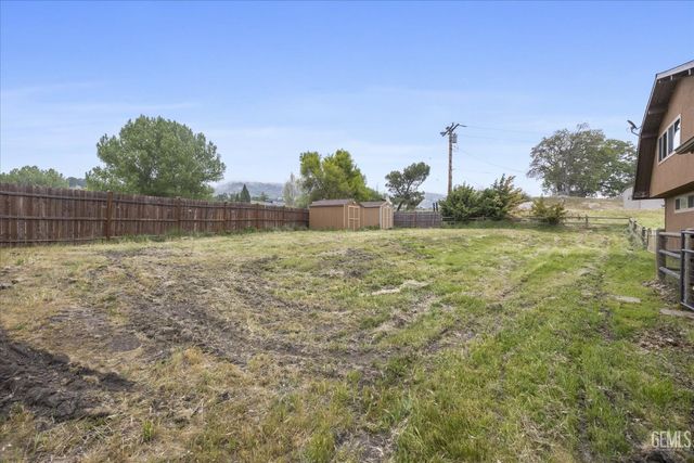 29851 N Lower Valley Road, Tehachapi, CA 93561