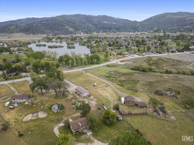 29851 N Lower Valley Road, Tehachapi, CA 93561