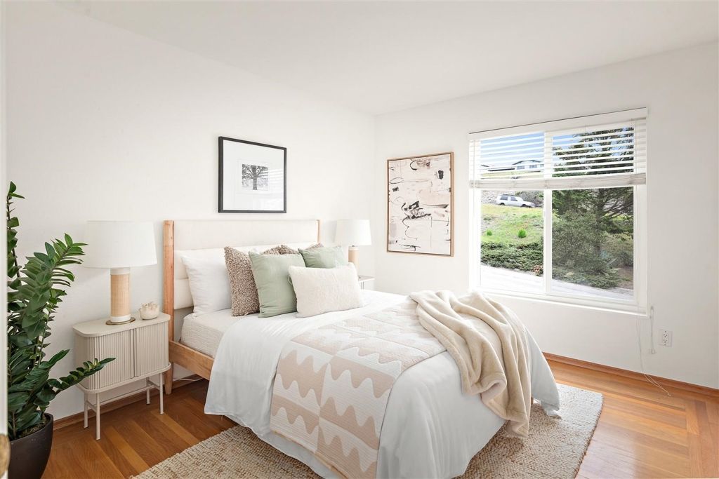 Image 16 of property listing at 225 225 Chadbourne Way, Oakland, CA 94619