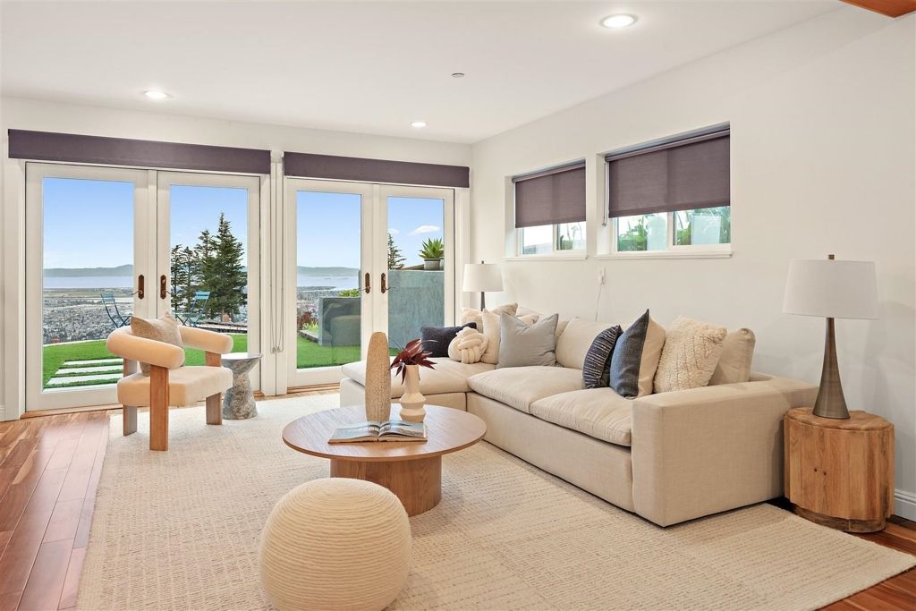 Image 30 of property listing at 225 225 Chadbourne Way, Oakland, CA 94619