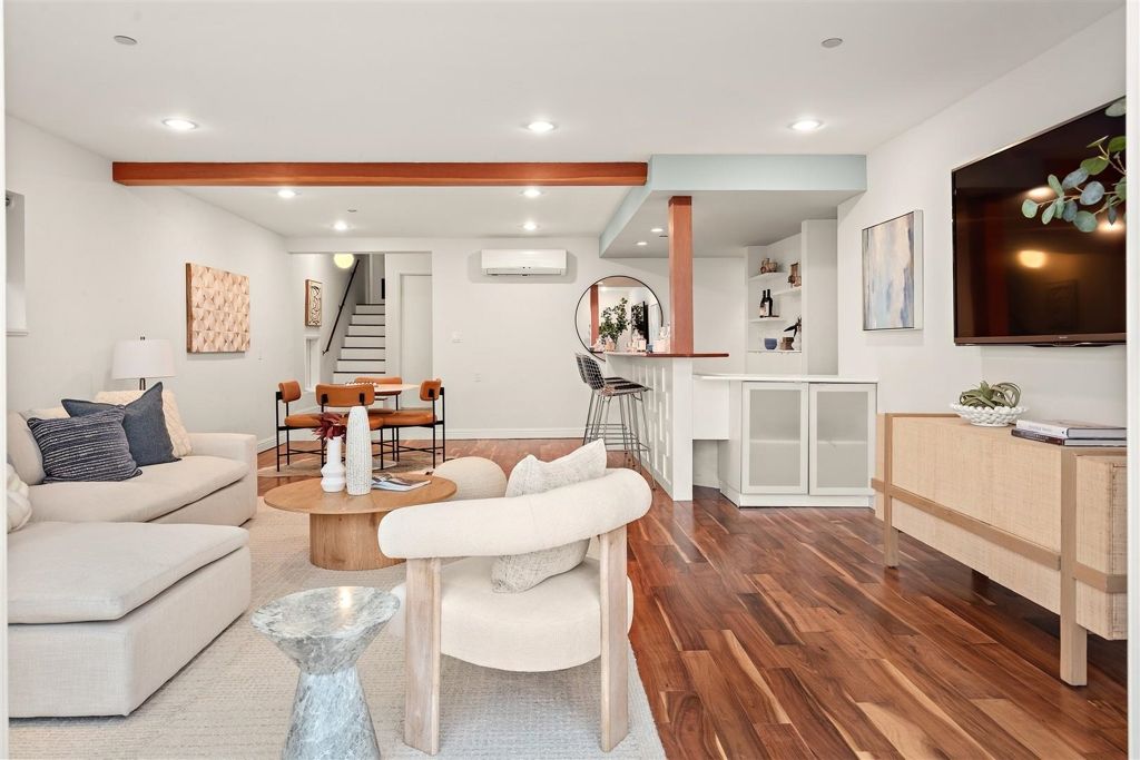 Image 31 of property listing at 225 225 Chadbourne Way, Oakland, CA 94619