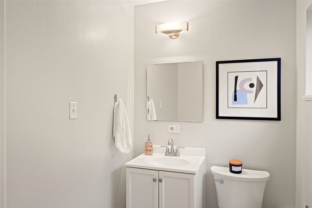 Image 36 of property listing at 225 225 Chadbourne Way, Oakland, CA 94619