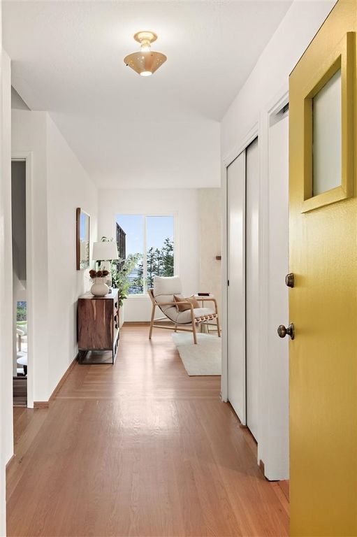 Image 4 of property listing at 225 225 Chadbourne Way, Oakland, CA 94619