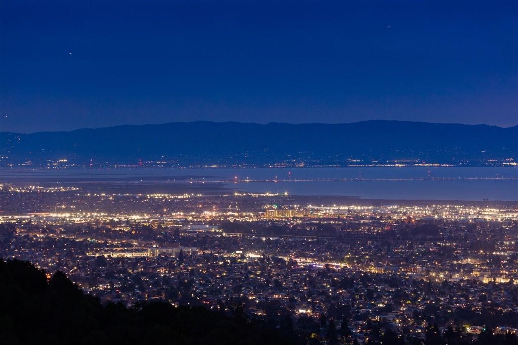 Image 52 of property listing at 225 225 Chadbourne Way, Oakland, CA 94619