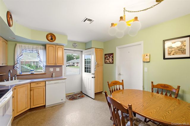 238 Blackpool Court A, Ridge, NY 11961