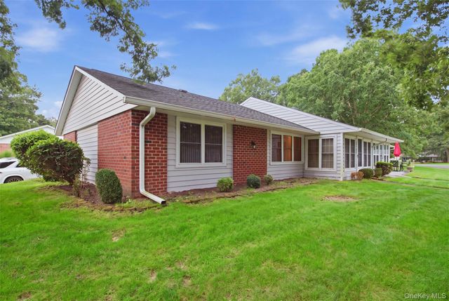 238 Blackpool Court A, Ridge, NY 11961
