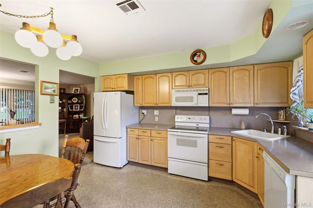 238 Blackpool Court A, Ridge, NY 11961