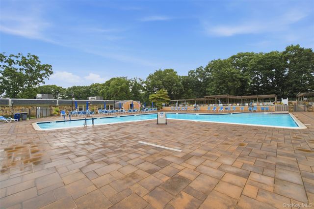 238 Blackpool Court A, Ridge, NY 11961