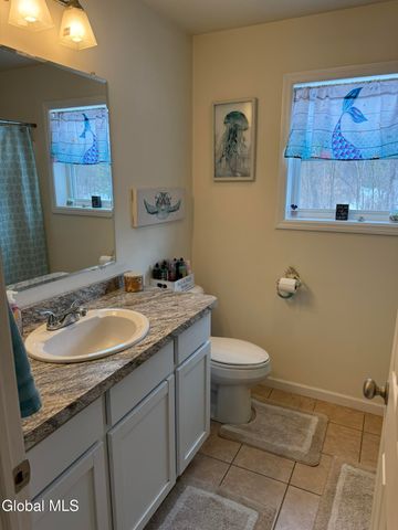 6 Feeder Bend, Glens Falls, NY 12801