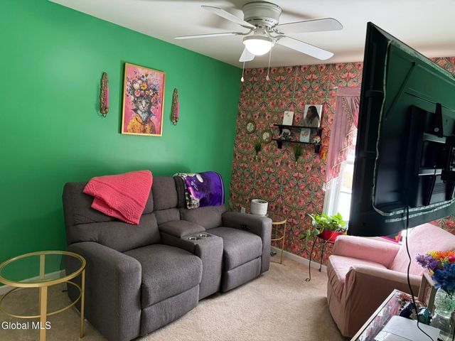 6 Feeder Bend, Glens Falls, NY 12801