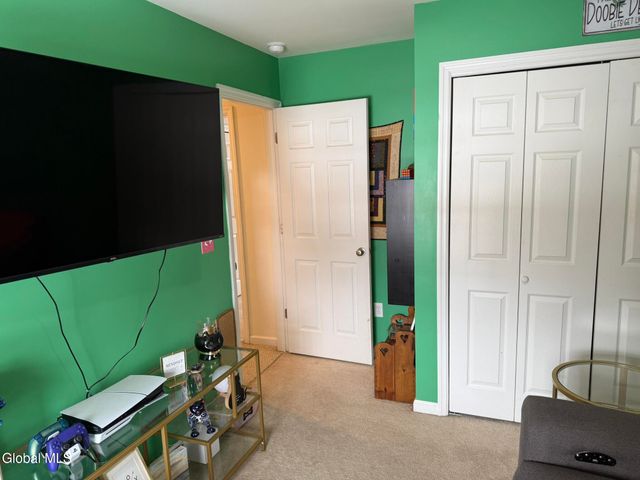 6 Feeder Bend, Glens Falls, NY 12801