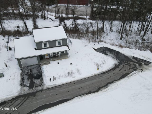 6 Feeder Bend, Glens Falls, NY 12801