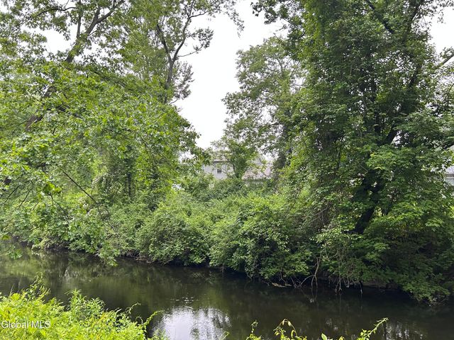 6 Feeder Bend, Glens Falls, NY 12801