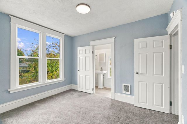 1928 E Sharp Ave, Spokane, WA 99202
