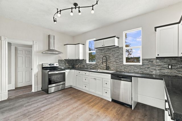 1928 E Sharp Ave, Spokane, WA 99202