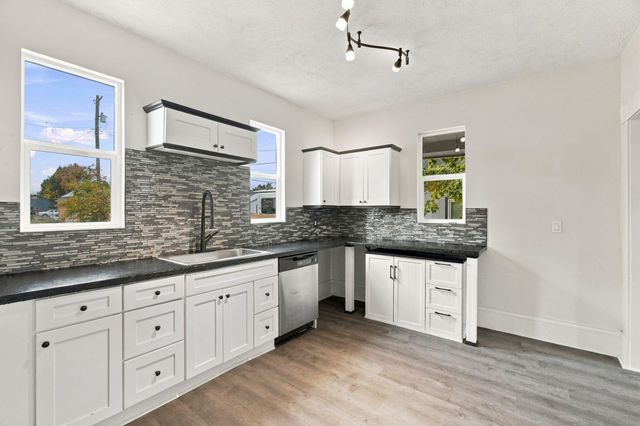 1928 E Sharp Ave, Spokane, WA 99202