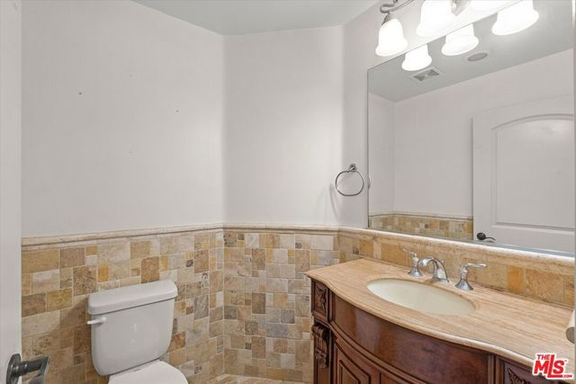 272 N Chester Avenue 105, Pasadena, CA 91106