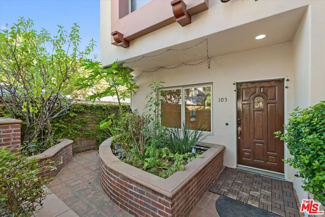 272 N Chester Avenue 105, Pasadena, CA 91106