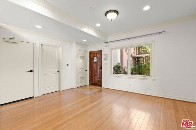 272 N Chester Avenue 105, Pasadena, CA 91106