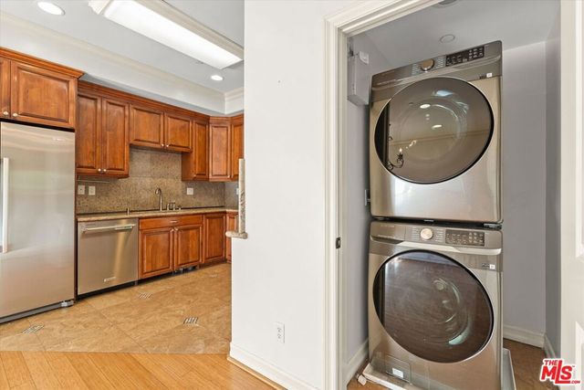 272 N Chester Avenue 105, Pasadena, CA 91106