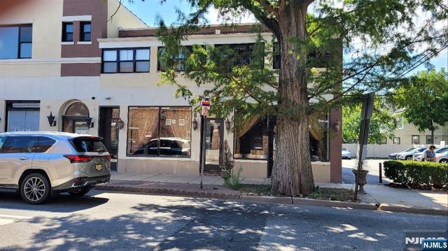 256 Leonia Avenue, Leonia, NJ 07605