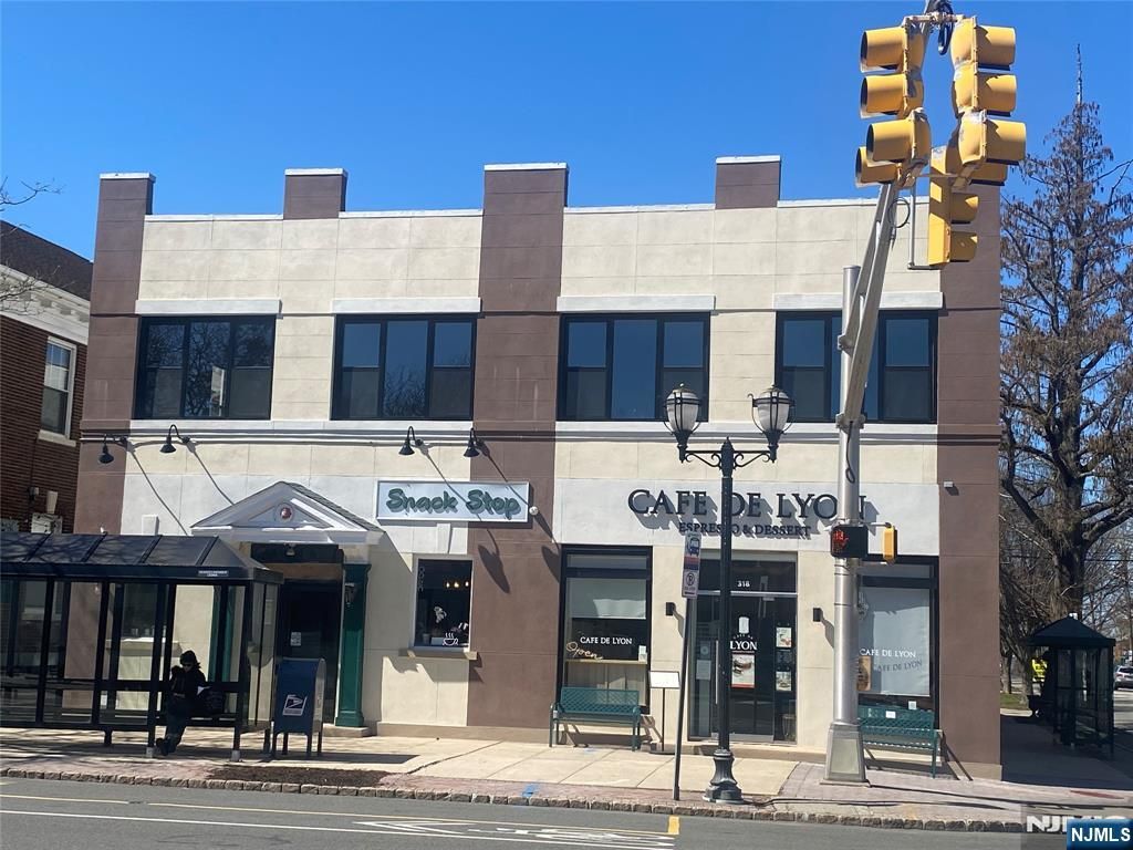 256 Leonia Avenue, Leonia, NJ 07605