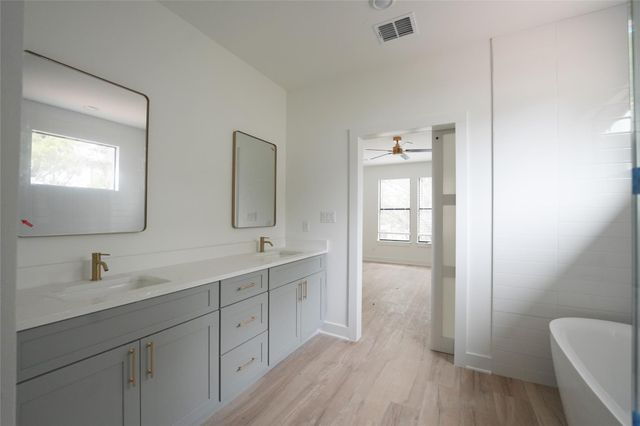 48 Acacia DR, Wimberley, TX 78676