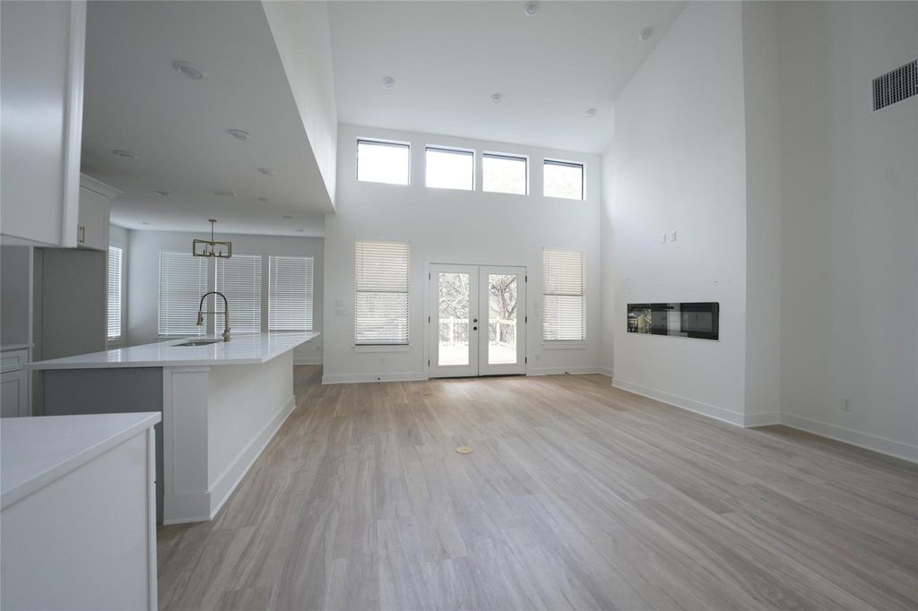 48 Acacia DR, Wimberley, TX 78676