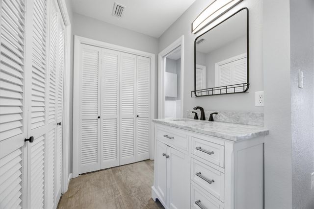 633 NE Merioneth Drive, Fort Walton Beach, FL 32547