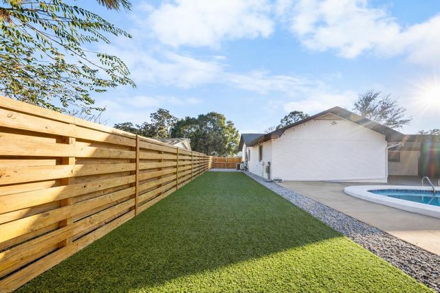 633 NE Merioneth Drive, Fort Walton Beach, FL 32547