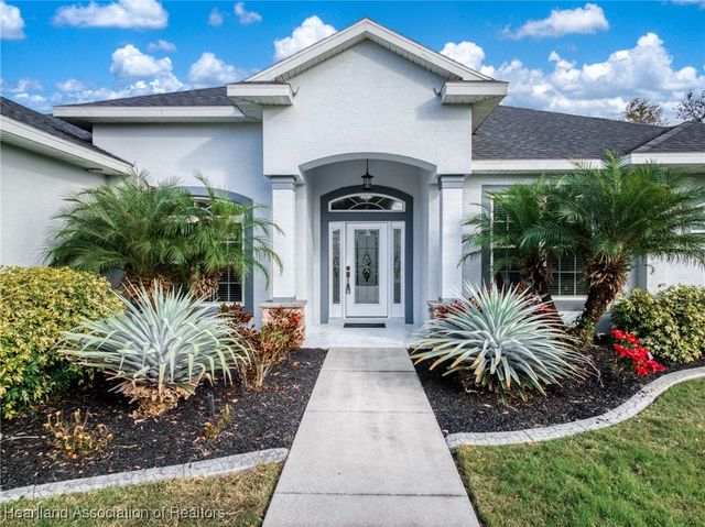 6008 Lake Regency Lane, Sebring, FL 33875