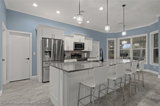 6008 Lake Regency Lane, Sebring, FL 33875