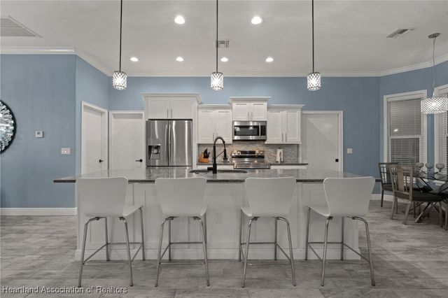 6008 Lake Regency Lane, Sebring, FL 33875