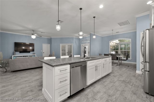 6008 Lake Regency Lane, Sebring, FL 33875