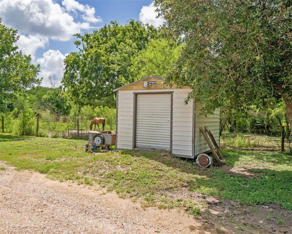 824 Betty Street, El Campo, TX 77437