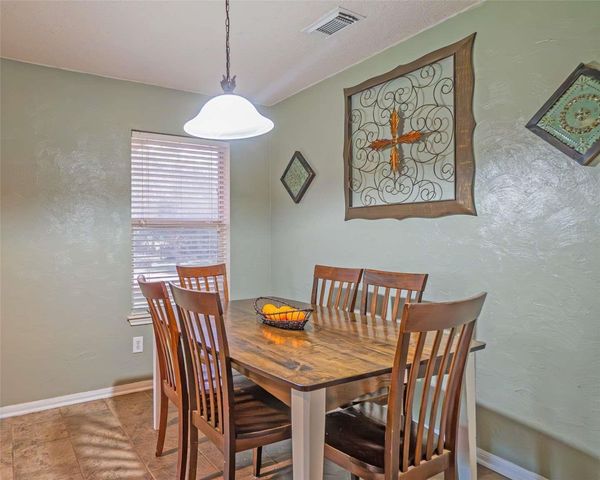 824 Betty Street, El Campo, TX 77437