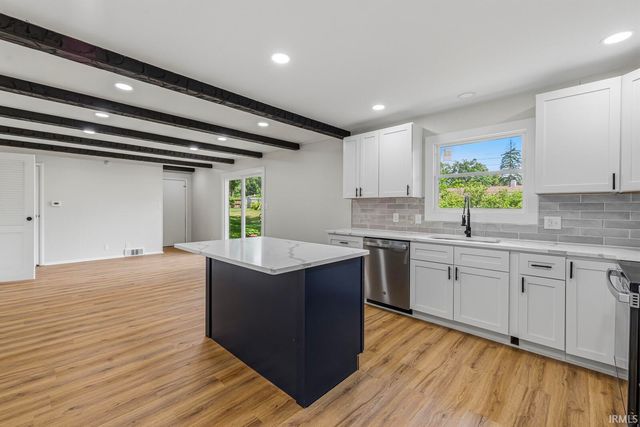 126 Woodhill Lane, South Bend, IN 46619