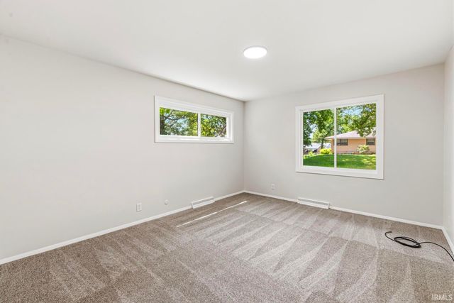 126 Woodhill Lane, South Bend, IN 46619
